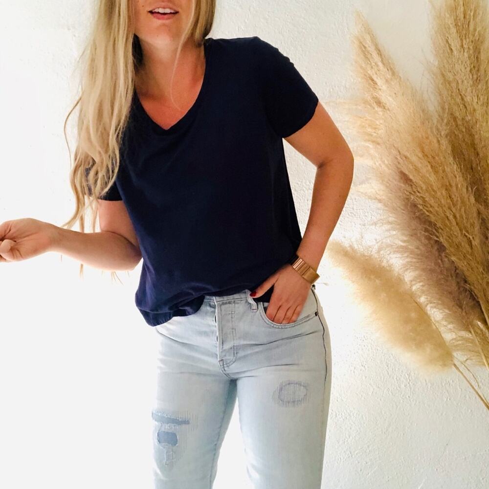 ANTHROPOLOGIE IDRAS Navy Blue Side Slit Crew Neck Suede Feel Tee Shirt Top L